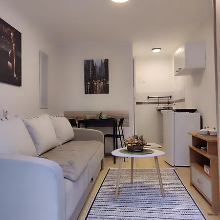 Sanja Apartment *